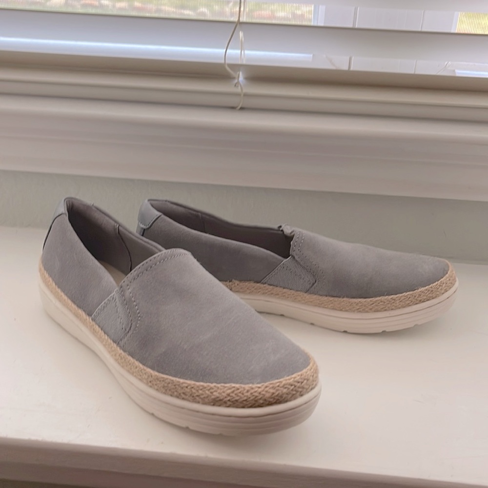 Size 8 Deck shoes
